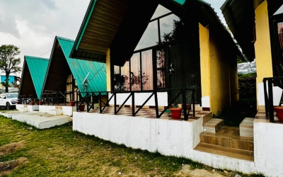 Exterior view of Hardik Resort in Mukteshwar